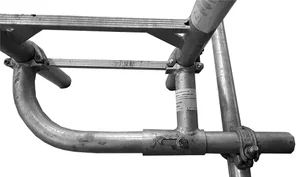 Gebogen laddersteun met halve koppelingen 0.715x0.20 m