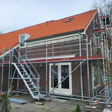 Renovatie met het Layher Allround AGS-leuningsysteem