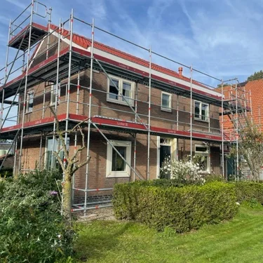 novatie met het Layher Allround AGS-leuningsysteem