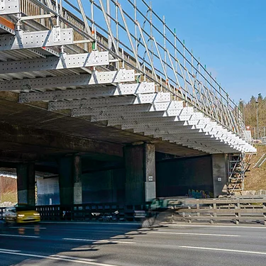 Infrastructuur bruggen en viaducten Layher overspanningen flexbeam systeem